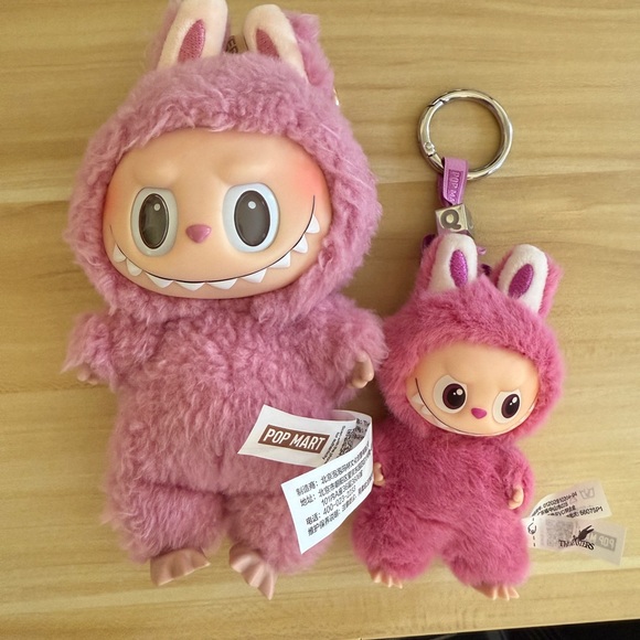 The Monsters: Pin for Love Series Vinyl Plush — Y (Mustard / Golden Yellow) - Picture 6 of 6